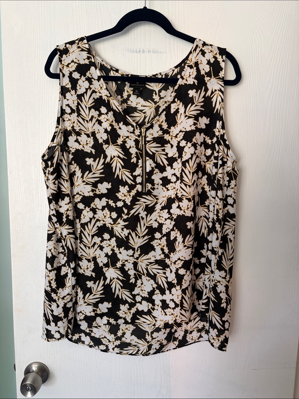 Worthington Black and Cream Floral Zip-Front Sleeveless Camisole